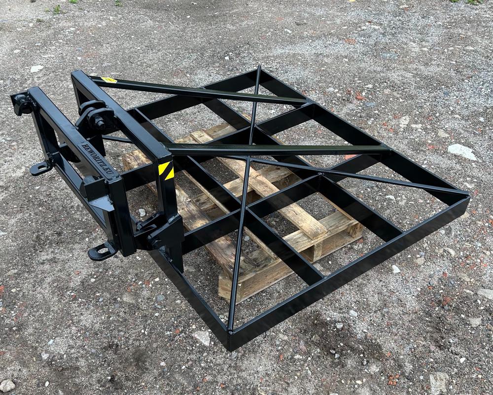 Liigendiga-tasandusrestwith-a-joint-Leveller-saranoitu-Tasoitusritila-scaled Liigendiga-tasandusrestwith-a-joint-Leveller-saranoitu-Tasoitusritila-scaled